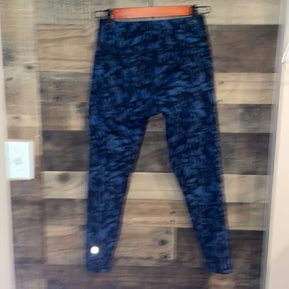 Sweaty Betty 7/8 Power Workout Leggings Black & Blue Floral